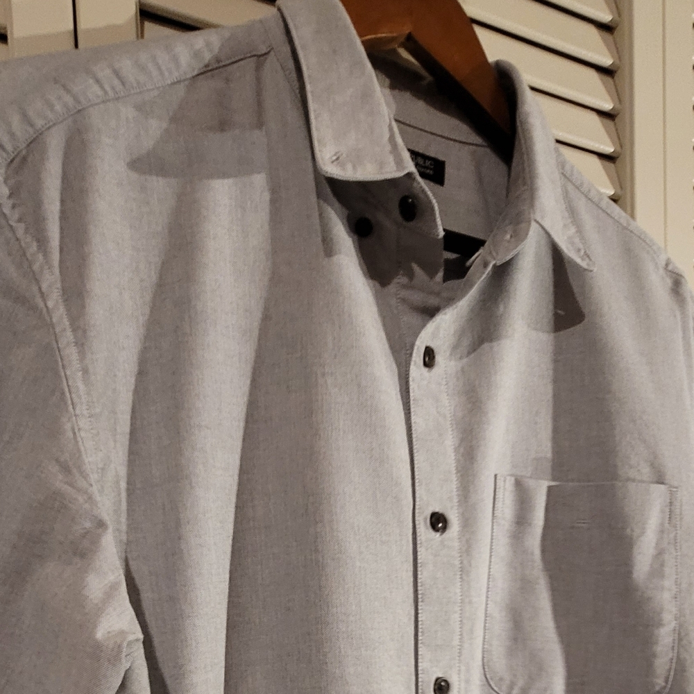 Banana Republic Camden Fit,  Men's Size M